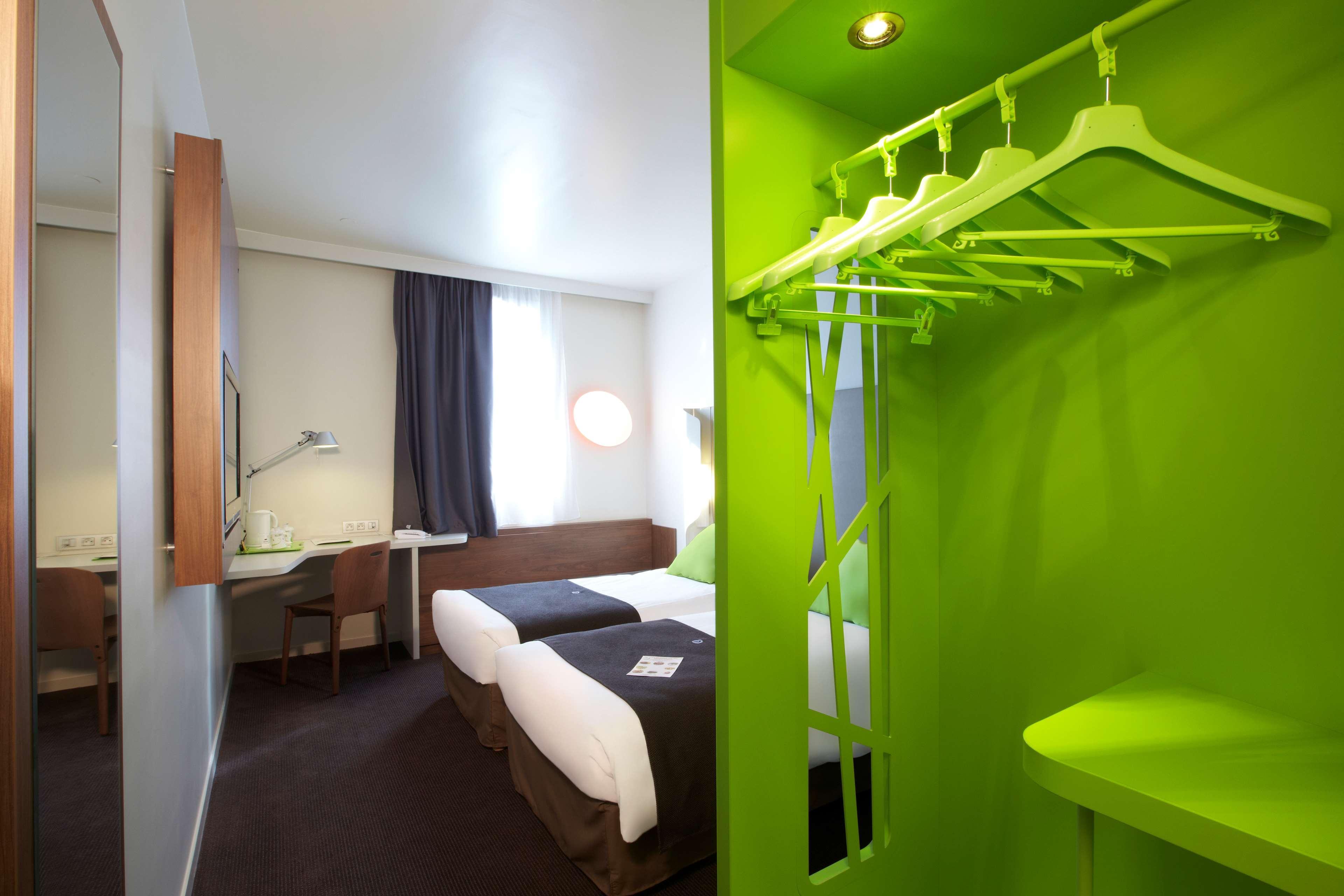 Campanile Gueret Hotell Exteriör bild