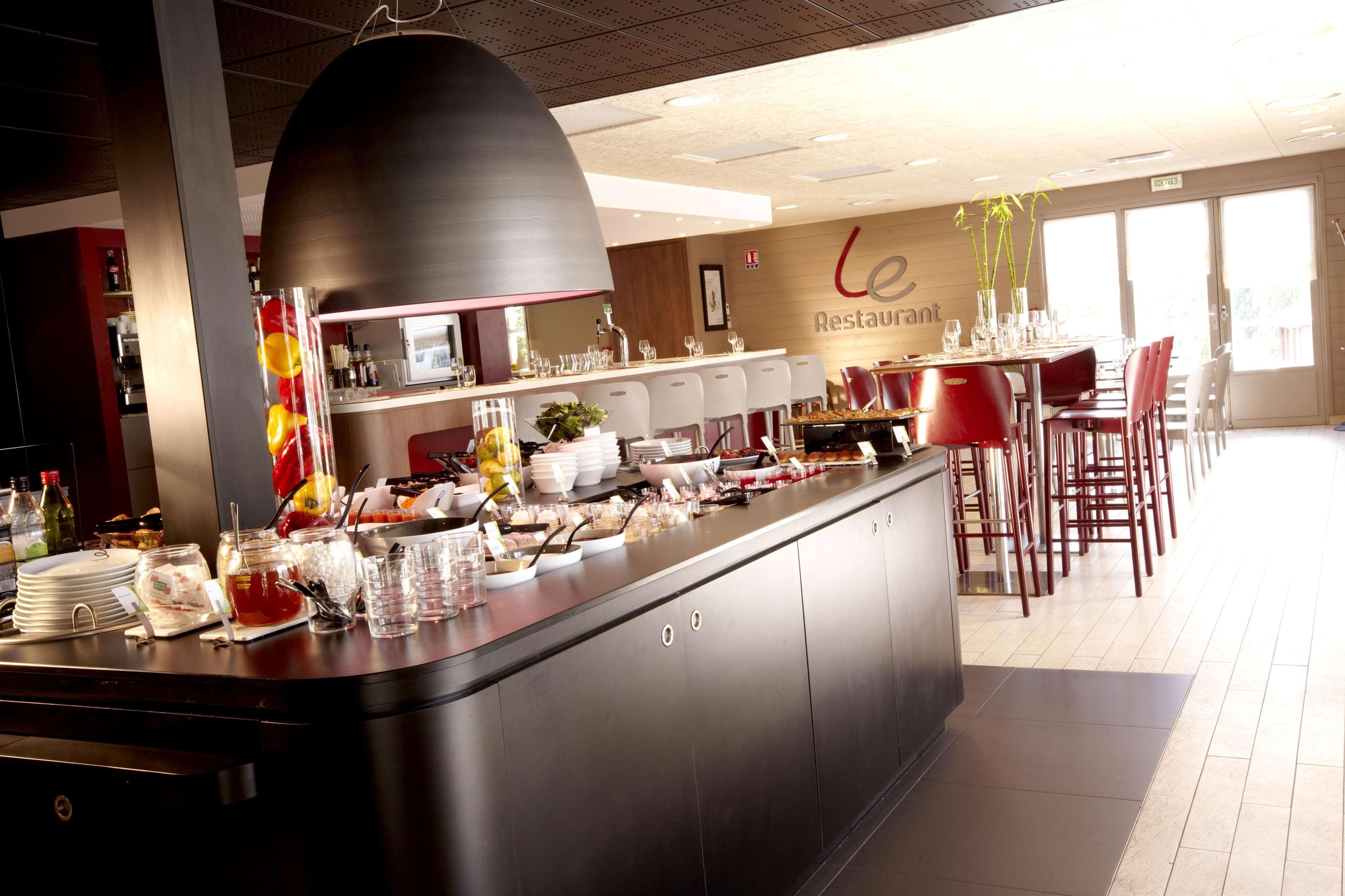 Campanile Gueret Hotell Restaurang bild